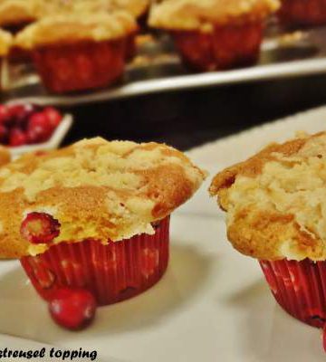 Cranberry Muffins with Streusel Topping