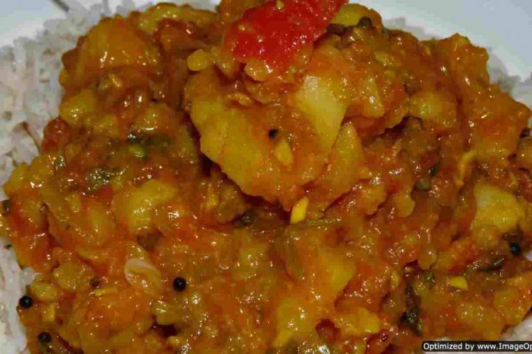 Aloo Tamatar Sabji / potato in tomato gravy