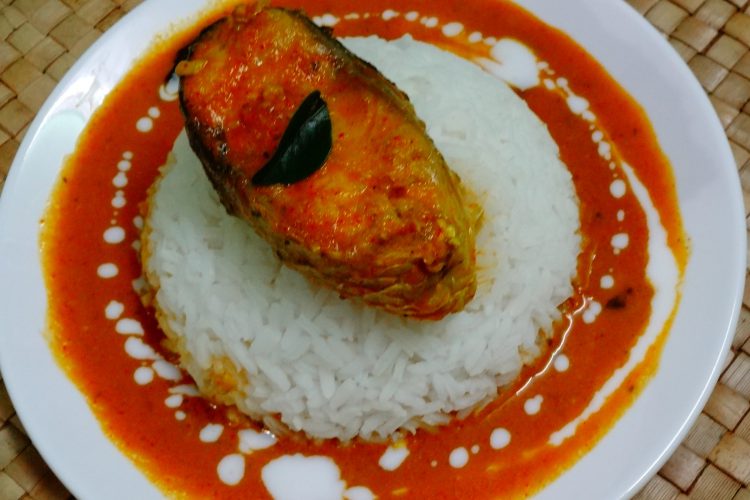 Fish Curry with Coconut Milk / Kerala Fish Curry Recipe