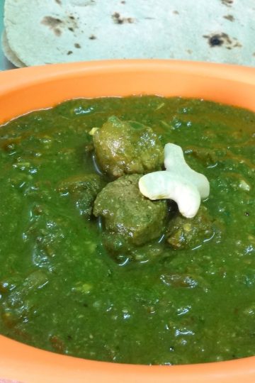 Palak Nutrela curry / Soy chunks with spinach